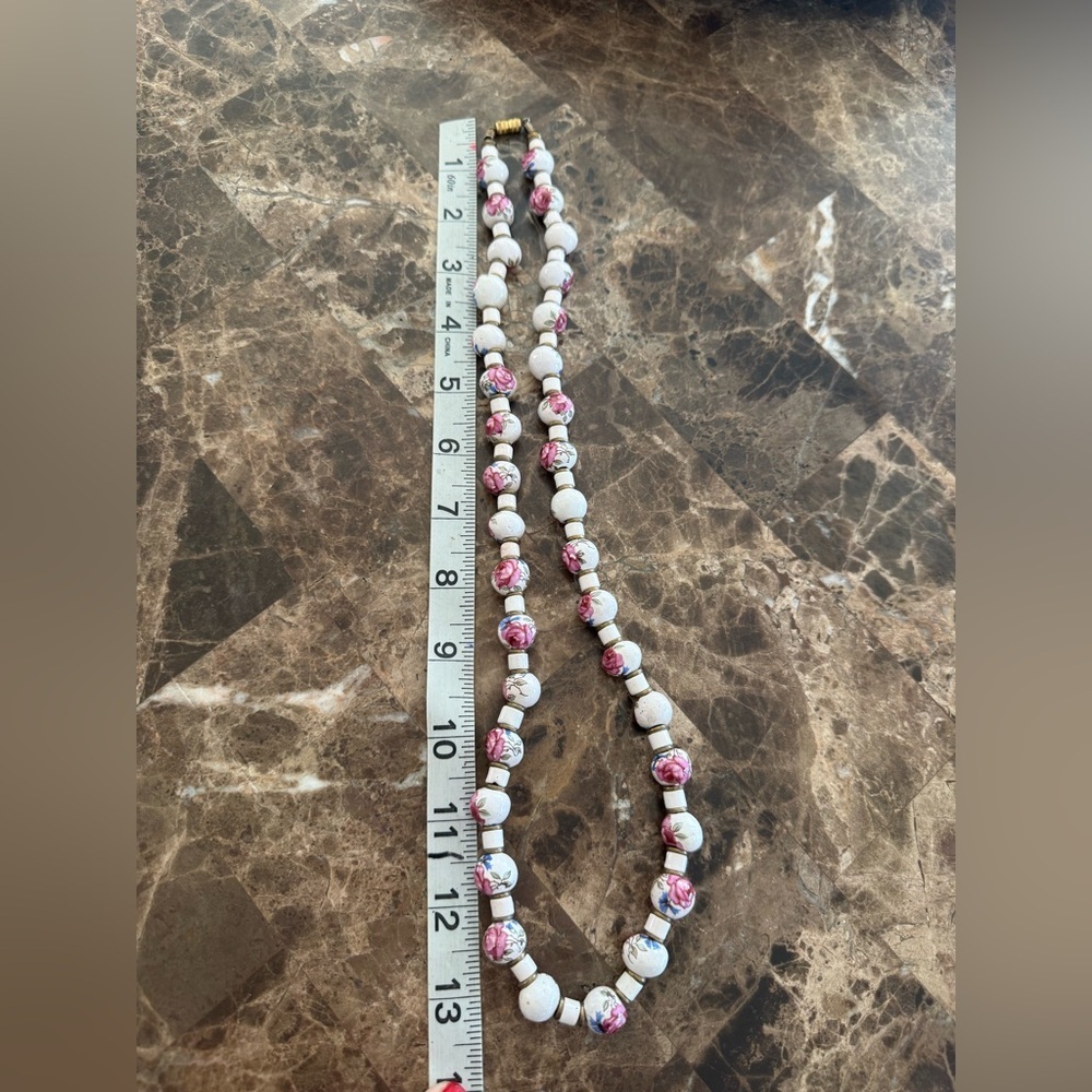 1970 Porcelain Beads Necklace - Picture 3 of 8
